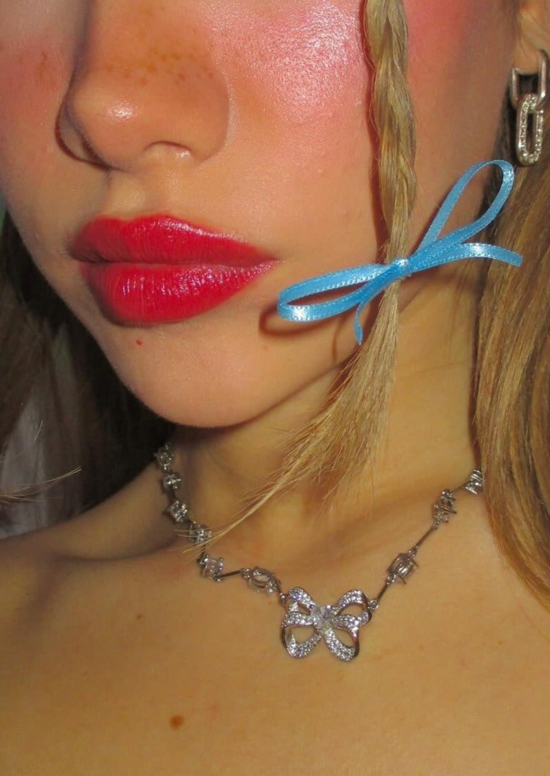 Brilliant Bene Bow Necklace