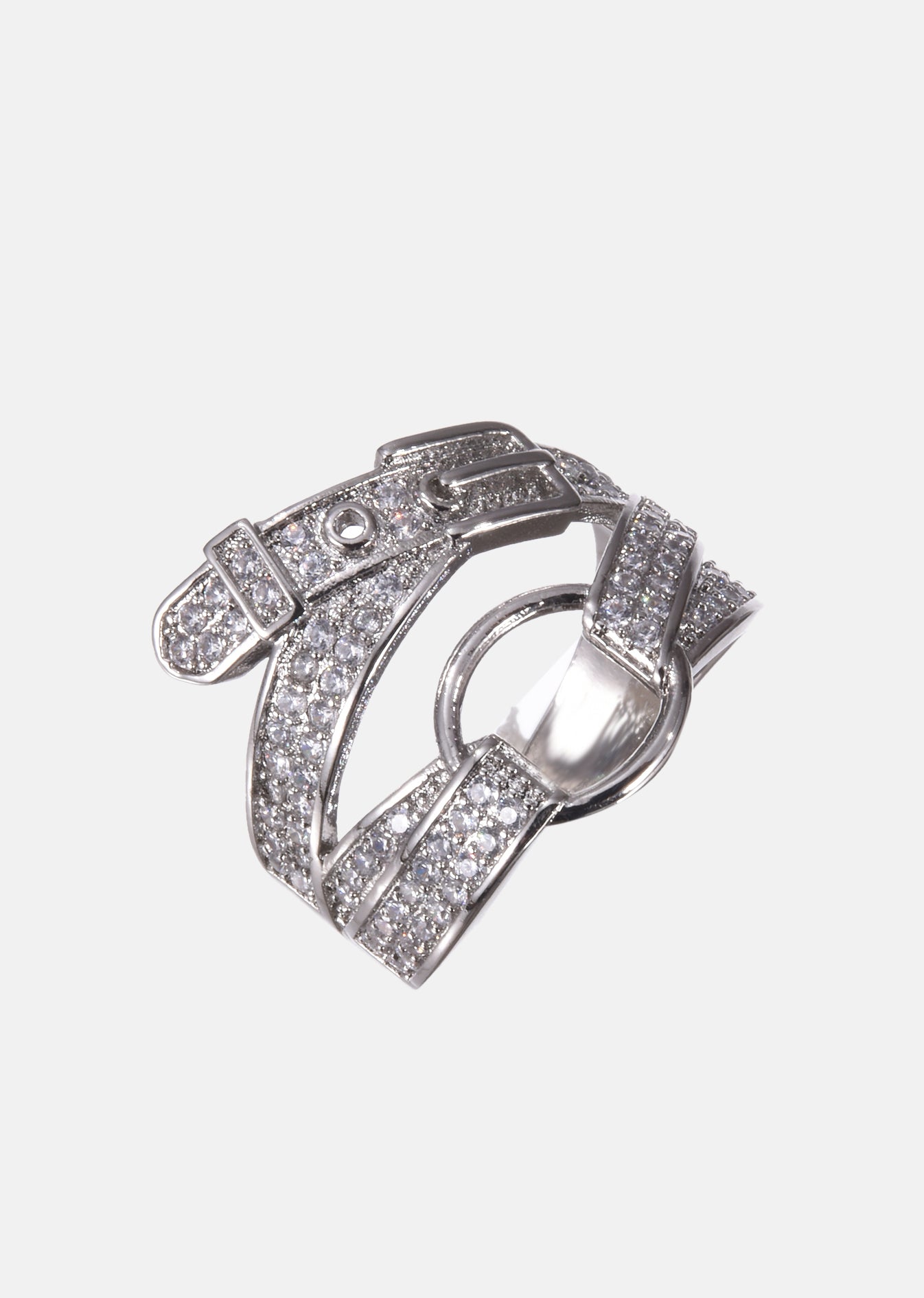 Anillo de piedras preciosas con lazo brillante