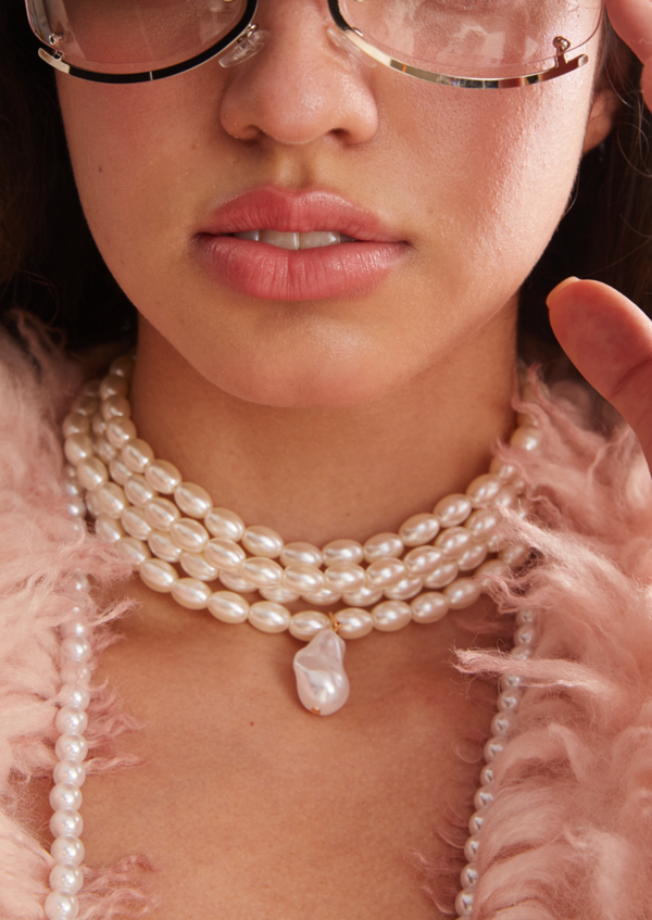 Collar gargantilla de perlas elegante Alexa