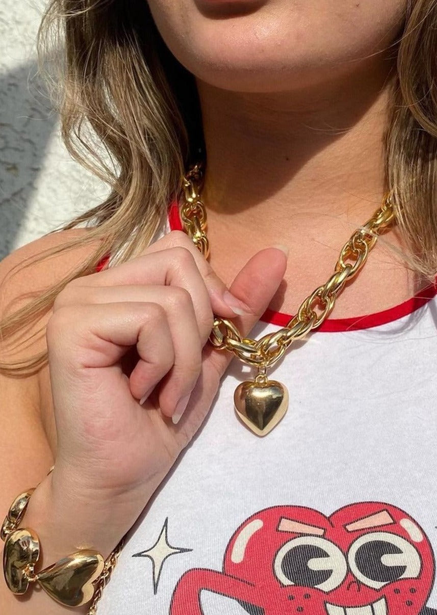 アクセサリー Chloe Triple Heart Double Gold Necklace Chloe Triple Heart Double Gold Necklace - メルカリ
