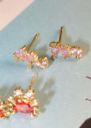 Pendientes pequeños con forma de caballito de mar rosa brillante