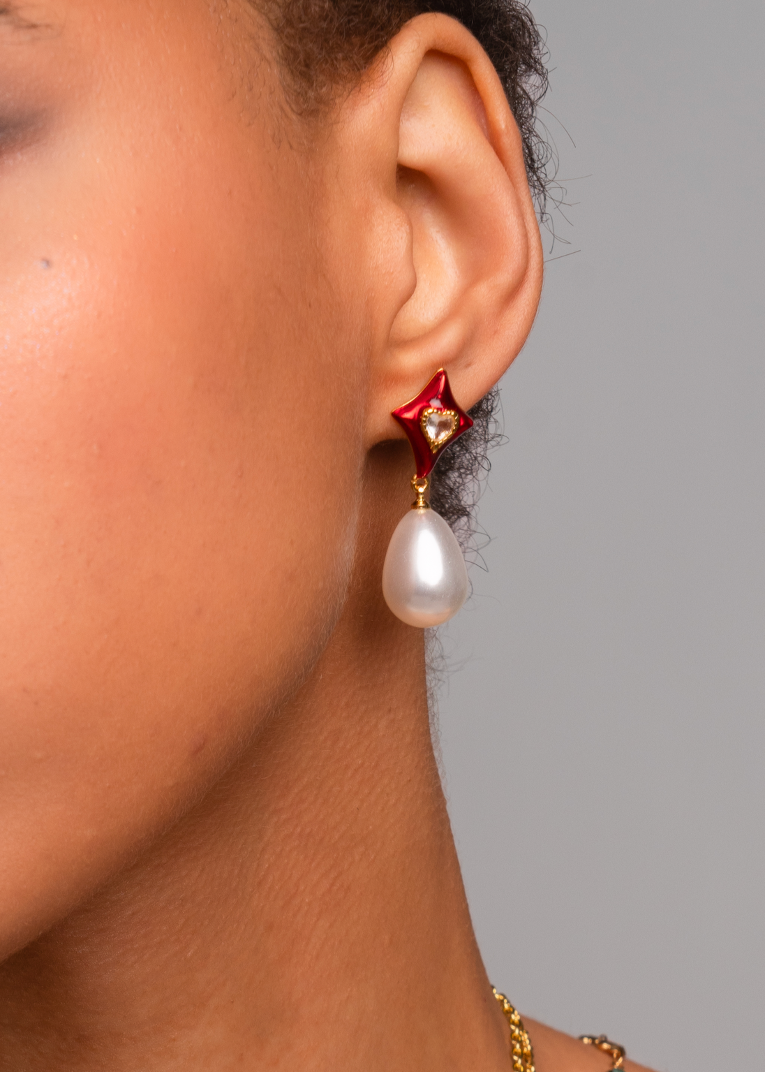 Peggy Red Pearl Star Earrings