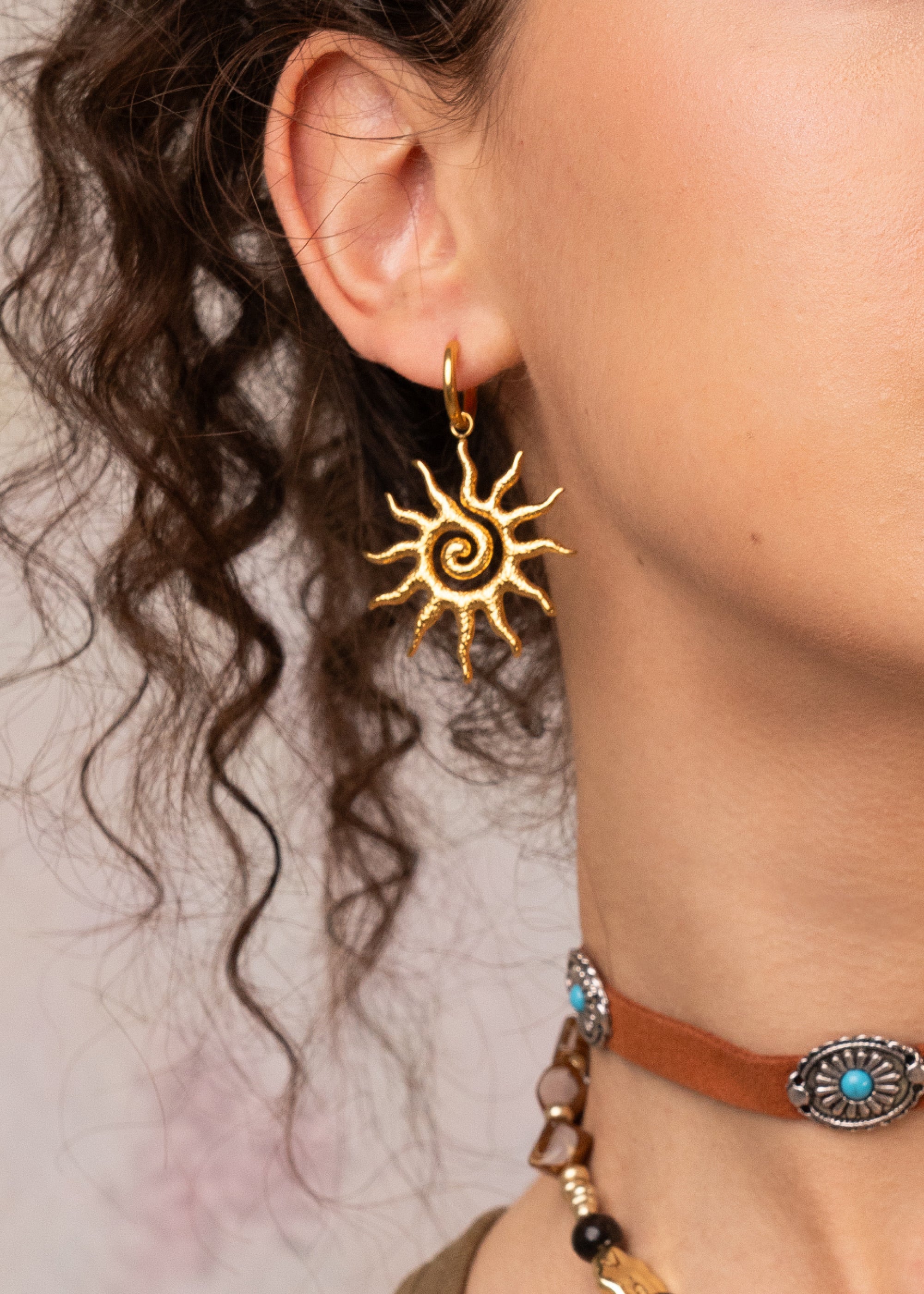 追跡便【TEMPLE OF THE SUN】★Dafni Earrings Gold Dafni Earrings Gold Vermeil – Temple of the Sun US