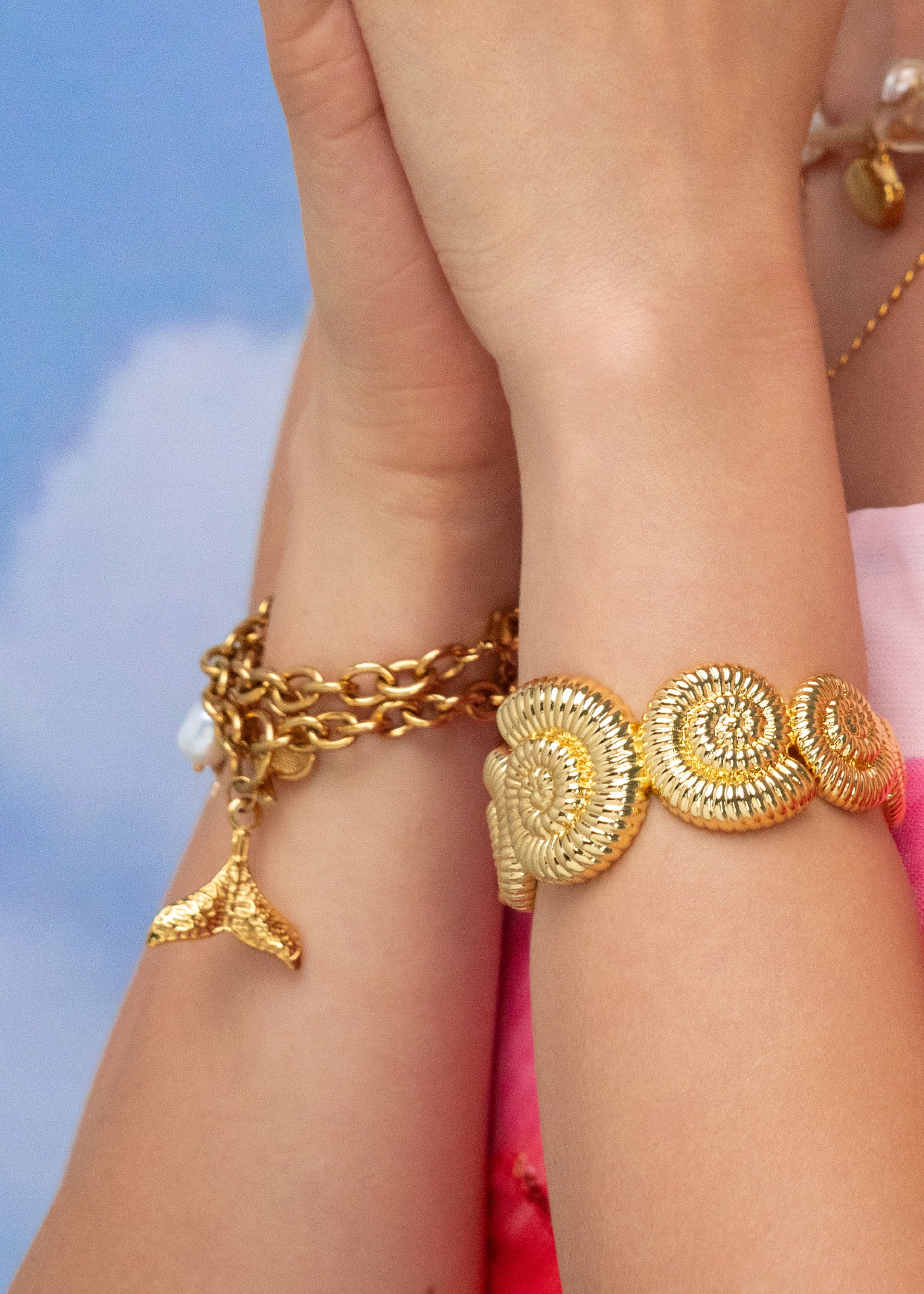 Mermaid Whale Tale Pearl Golden Bracelet