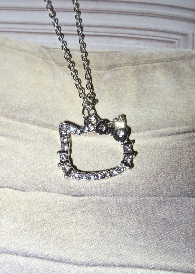 Collar de plata con gatito brillante