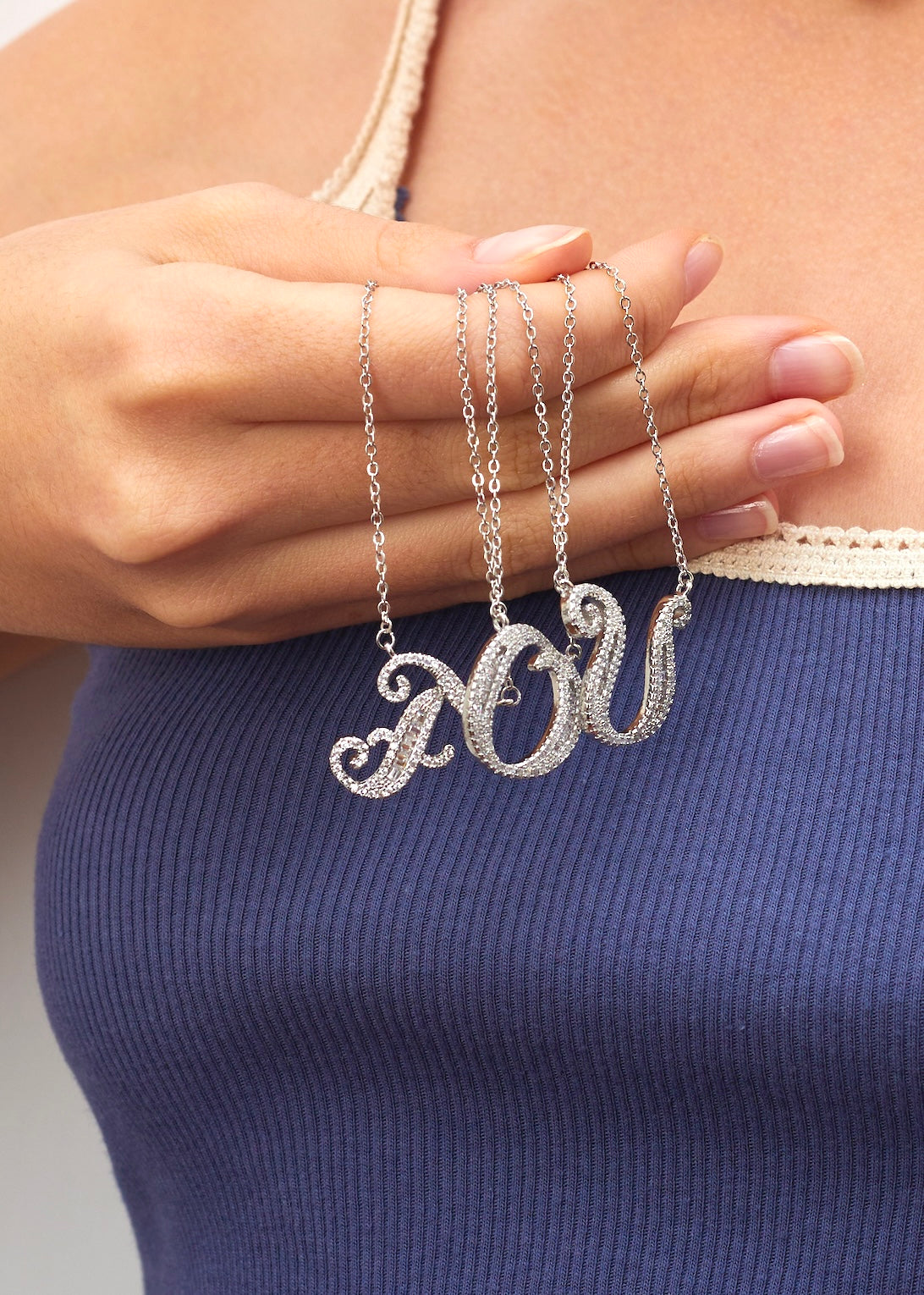 Collar de piedras preciosas con letras del alfabeto Foufou