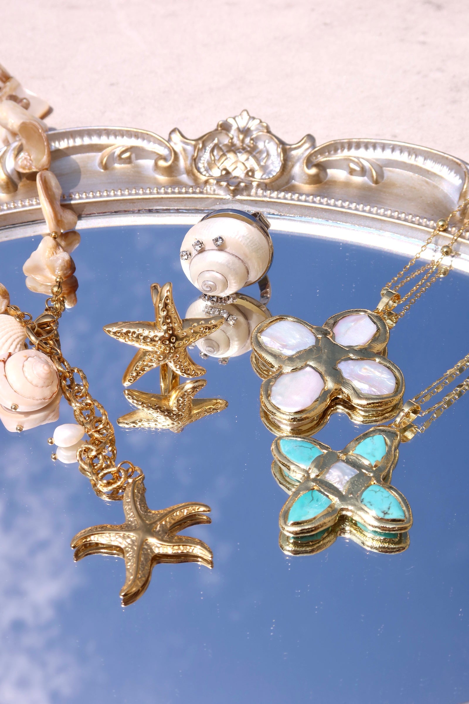 Lucky Lou Flower Pearl Golden Necklace