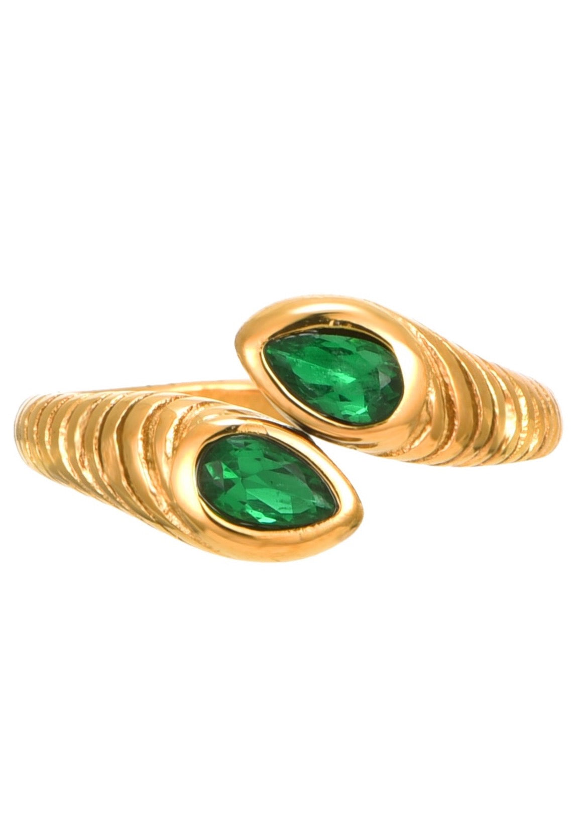 Anillo dorado con piedra gema verde Lissie