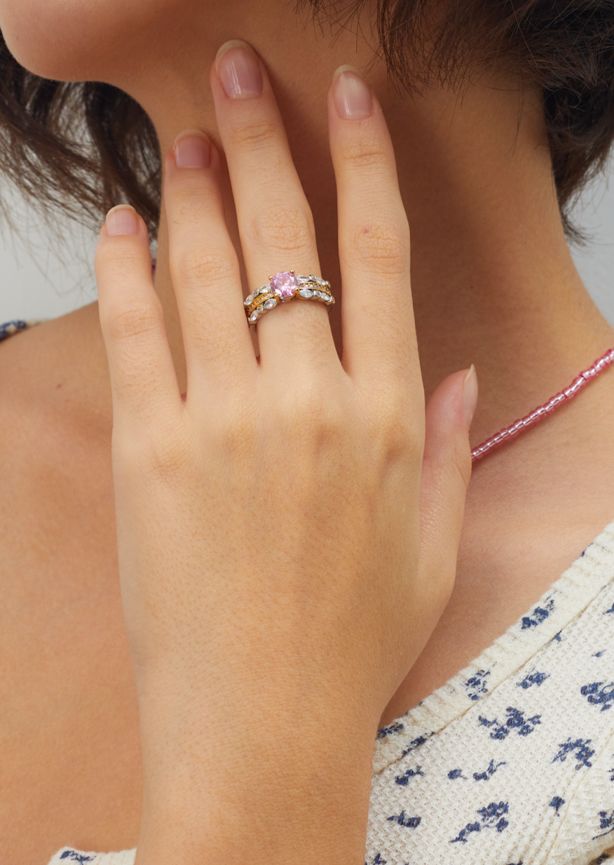 Anillo de diamantes rosa realeza