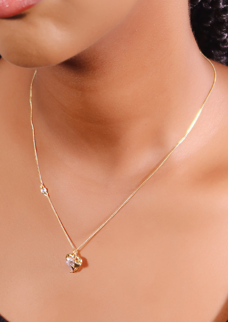 Yuki Diamond Glittering Necklace