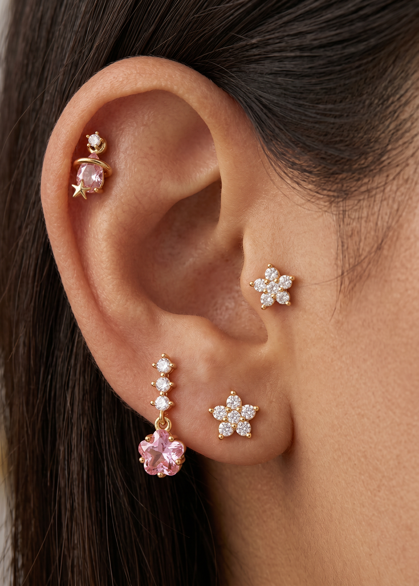 petit-pauline-pink-stars-golden-earrings.png
